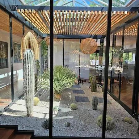 Вилла Papagayo, Piscine Chauffee, Jacuzzi & Sauna Пессак