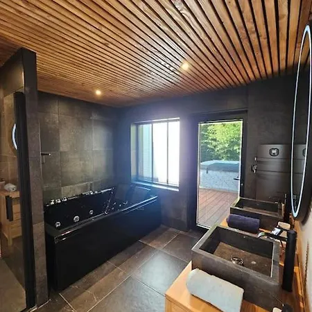 Вилла Papagayo, Piscine Chauffee, Jacuzzi & Sauna Пессак