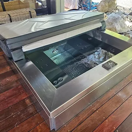 Papagayo, Piscine Chauffee, Jacuzzi & Sauna * 佩萨克