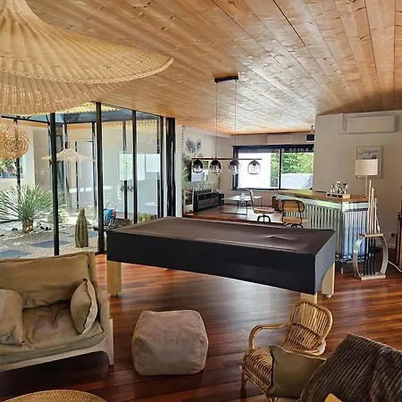 Papagayo, Piscine Chauffee, Jacuzzi & Sauna 别墅